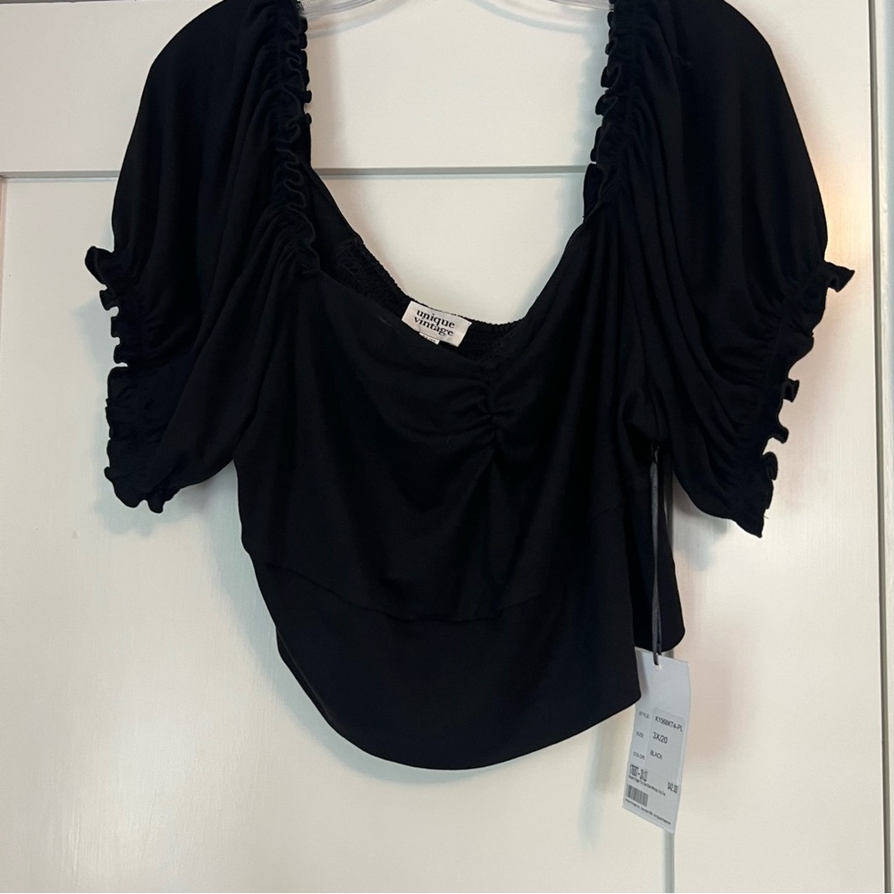 Cropped Puff Sleeve Top